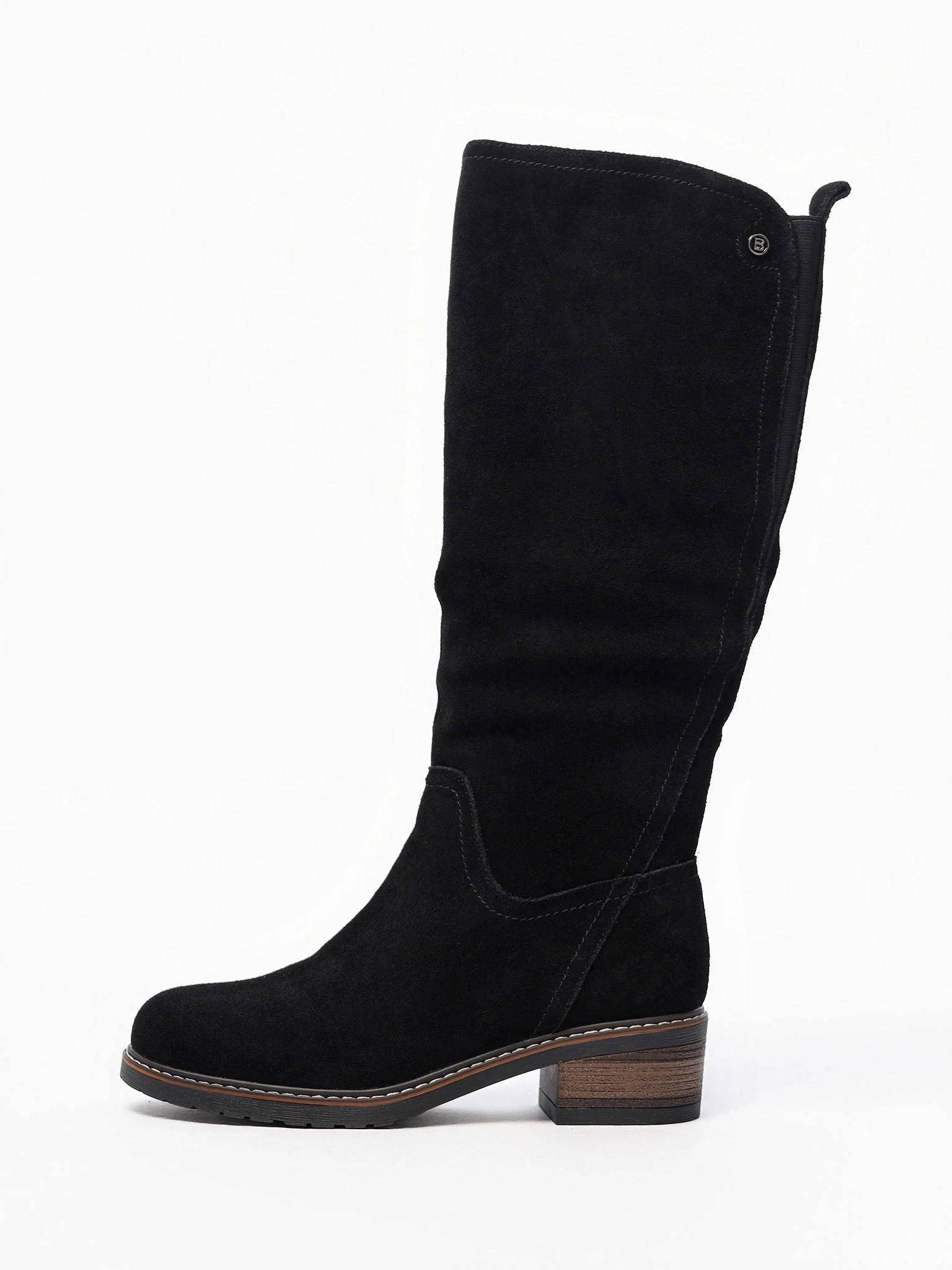 Сапоги черного цвета из натуральной замши на среднем каблуке